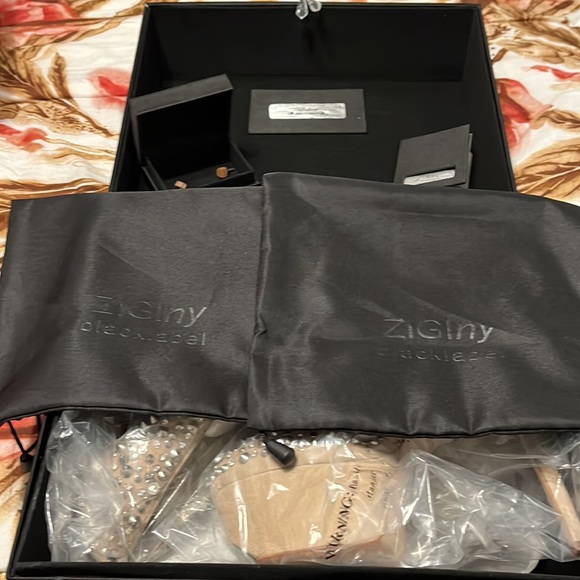 Ziginy Black Label studded crystal high heel - Picture 3 of 6